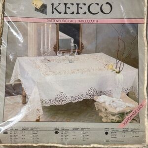Vintage 70s KEECO Battenburg Lace Tablecloth and 8 Platemats
